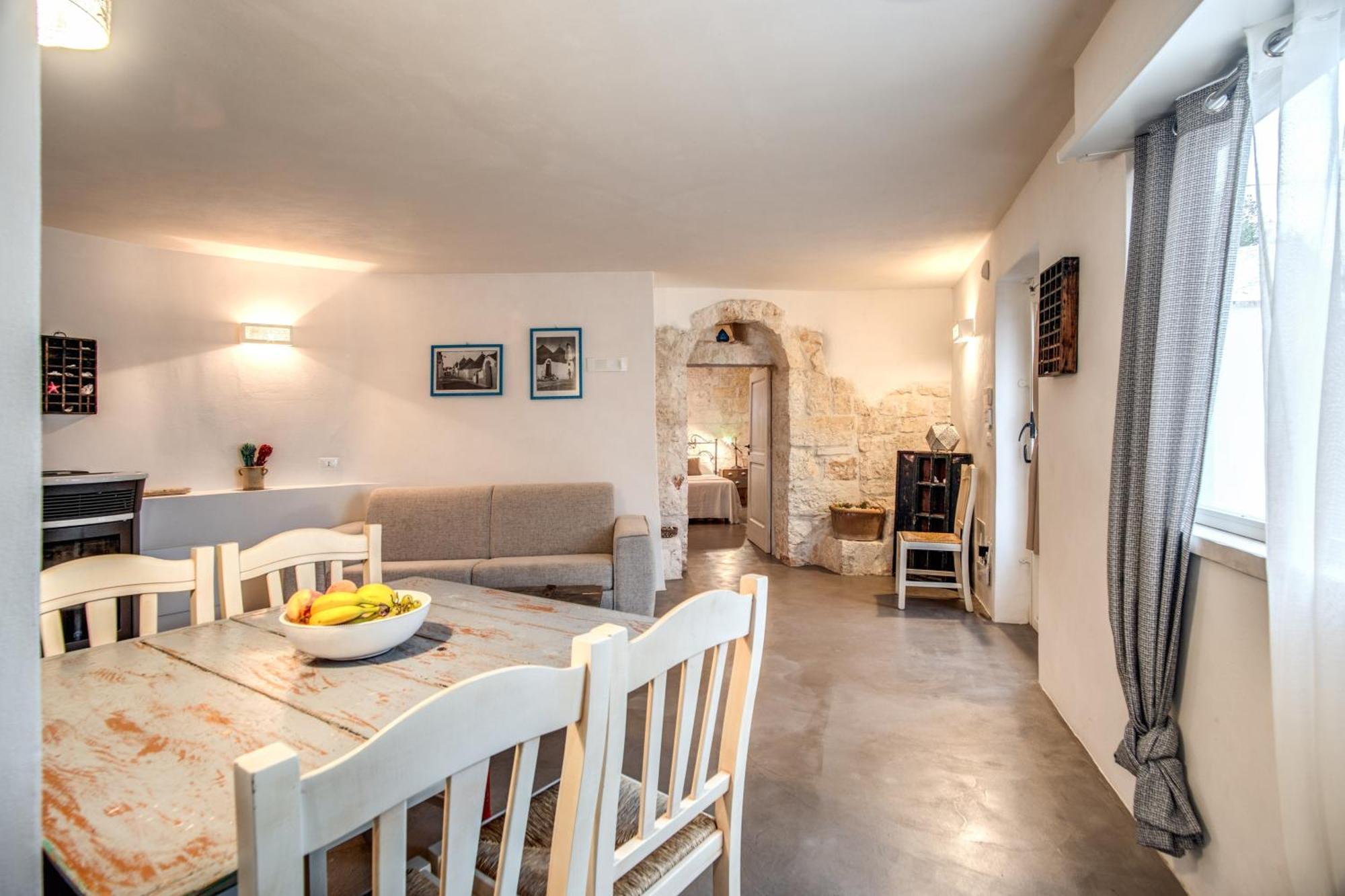Holiday home Trullo Limone *